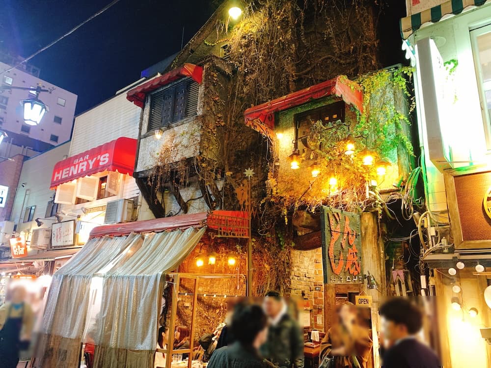 【新宿】すべてを教えてくれた街の『どん底』で飲んできた話