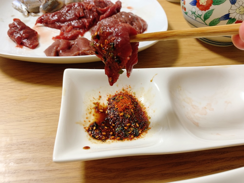 【晩酌研究】業務スーパーのすゝめ『七味唐辛子×馬刺し』